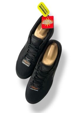 Men’s Go Walk Skechers • Black Mesh • Lace-Up • Extra Wide Fit Sneakers